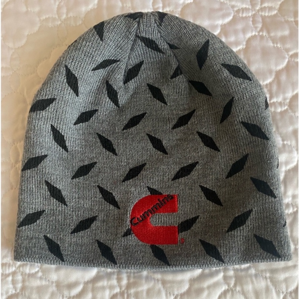 Gray and Black Men’s or Women’s beanie. NWT